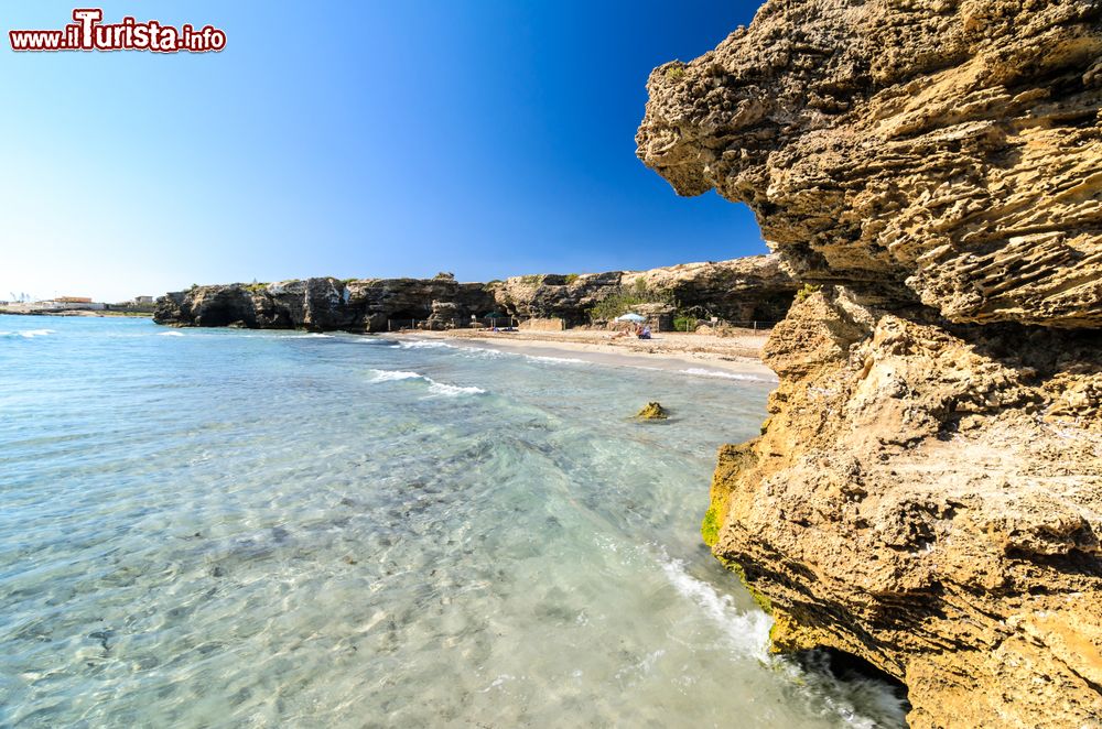 Immagine La Cittadella dei Maccari e la Spiaggia di San Lorenzo presso la Riserva di  Vendicari in Sicilia