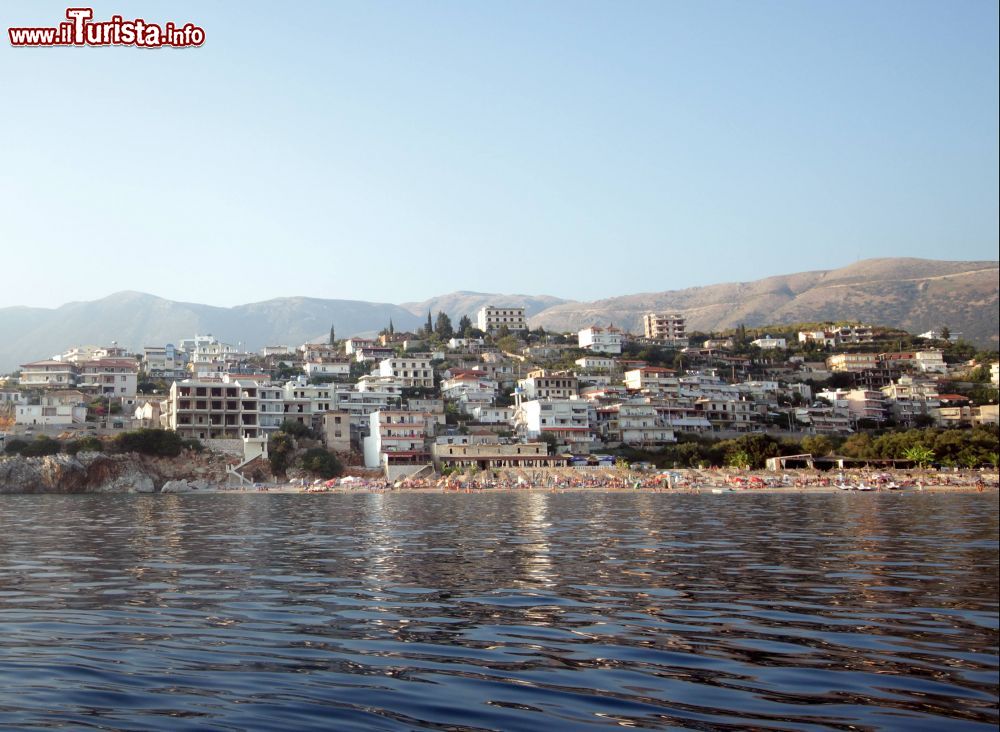 Immagine La cittadina e la spiaggia di Himare in Albania