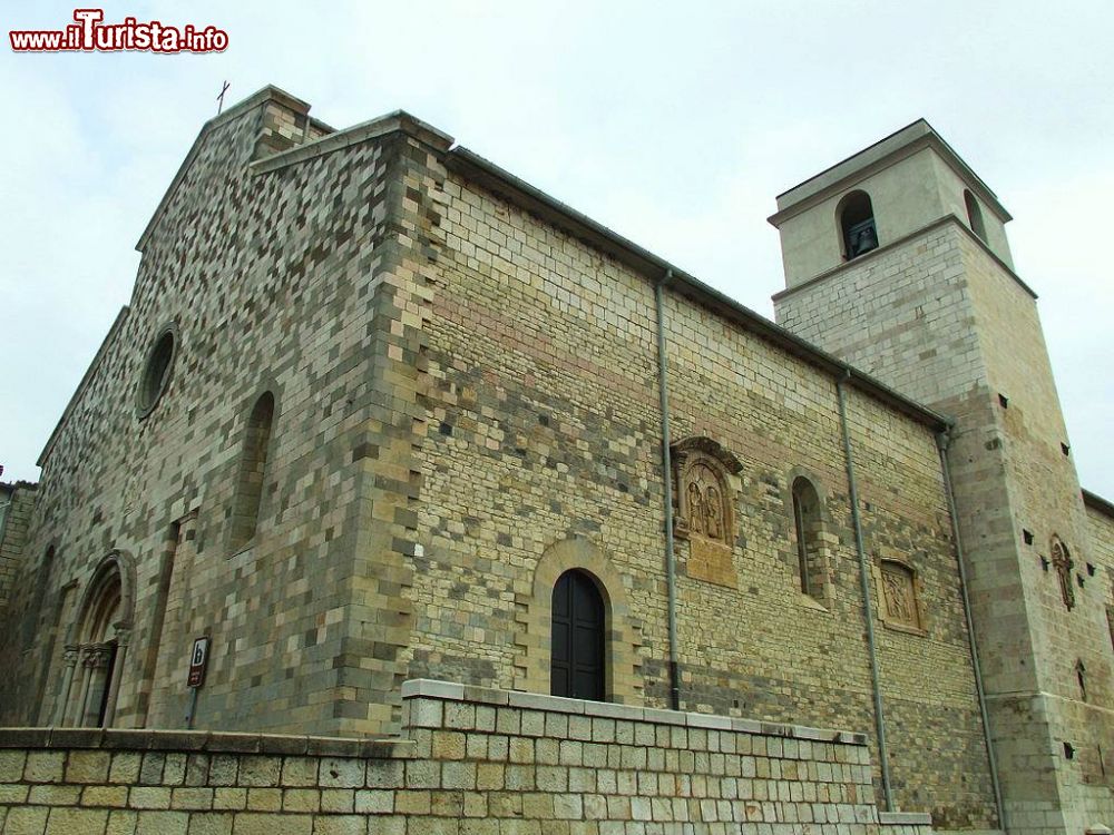 Immagine La Concattedrale di Rapolla in Basilicata, provincia di Potenza - © Arietemarzo, CC BY-SA 3.0, Wikipedia