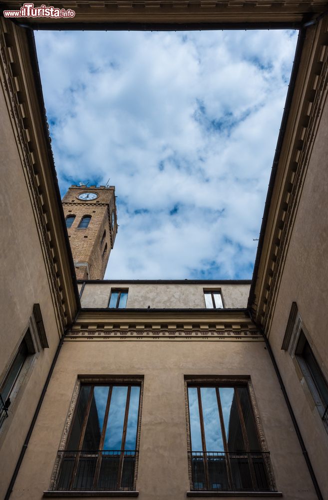 Immagine La coorte interna di un palazzo di Atri in Abruzzo
