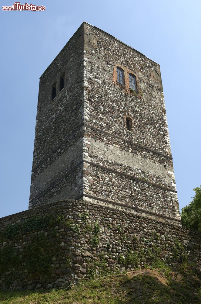 Immagine La cosiddetta Spia d'Italia la torre della Rocca di Solferino, colline moreniche del Garda