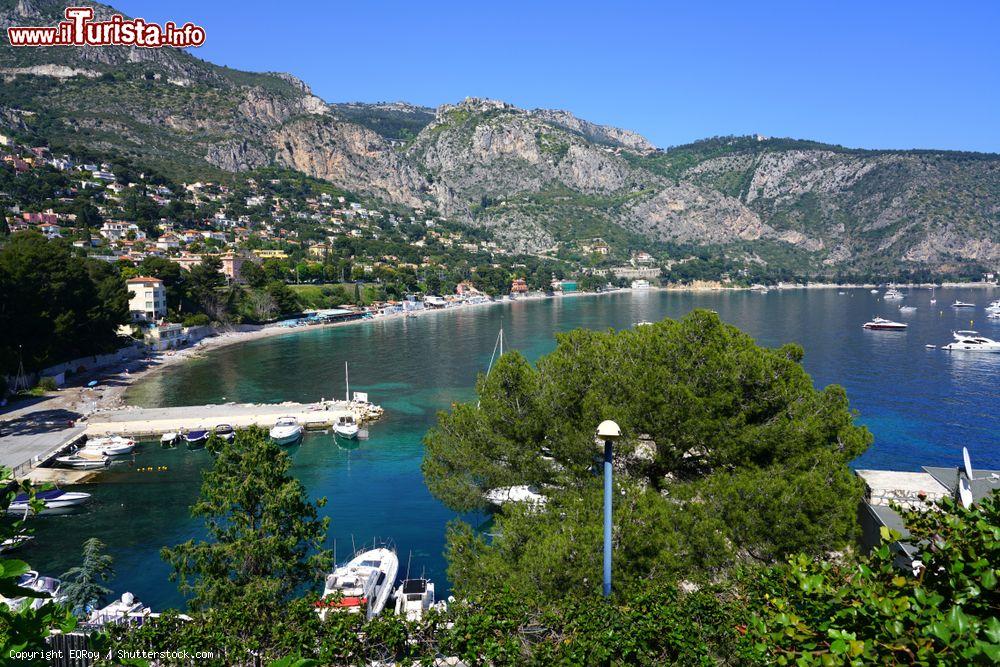 Immagine La costa di Eze-sur-Mer, Francia, con il suo porticciolo turistico  - © EQRoy / Shutterstock.com