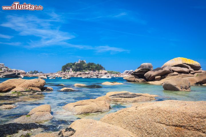 Immagine La costa di granito della Bretagna lambita dall'Oceano Atlantico, Francia 