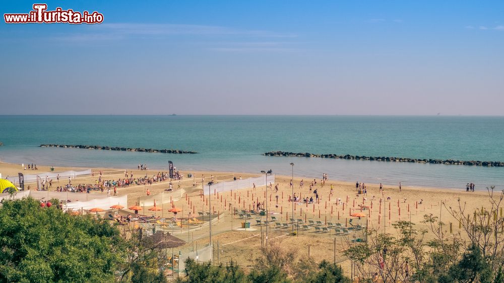 Immagine La costa di Lido di Savio, siamo sulla Riviera Romagnola in provincia di Ravenna