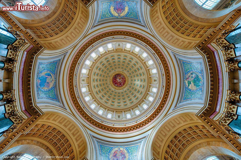 Immagine La cupola affrescata del Campidoglio a Madison, Wisconsin (USA) - © Nagel Photography / Shutterstock.com