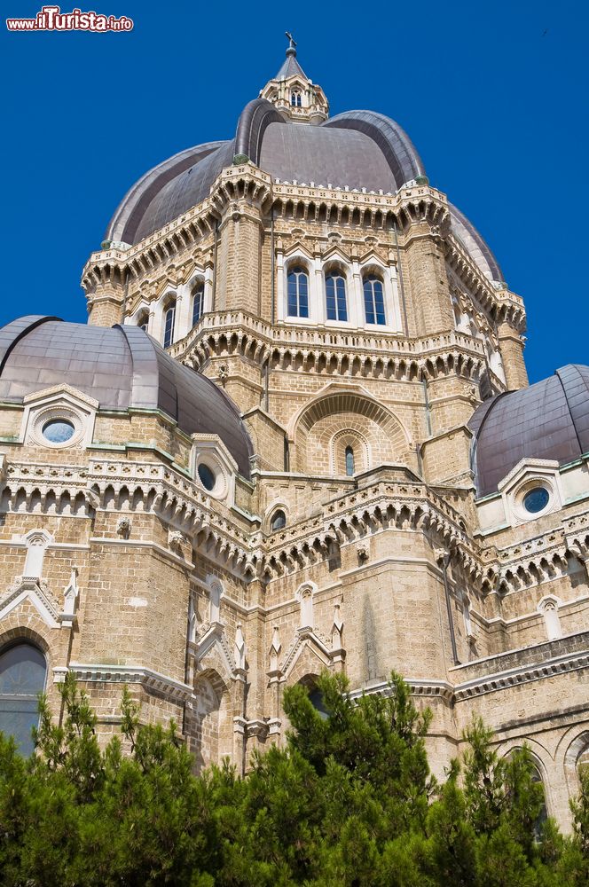 Immagine La cupola della Cattedrale di Cerignola in Puglia. E' anche conosciuto come Duomo Tonti