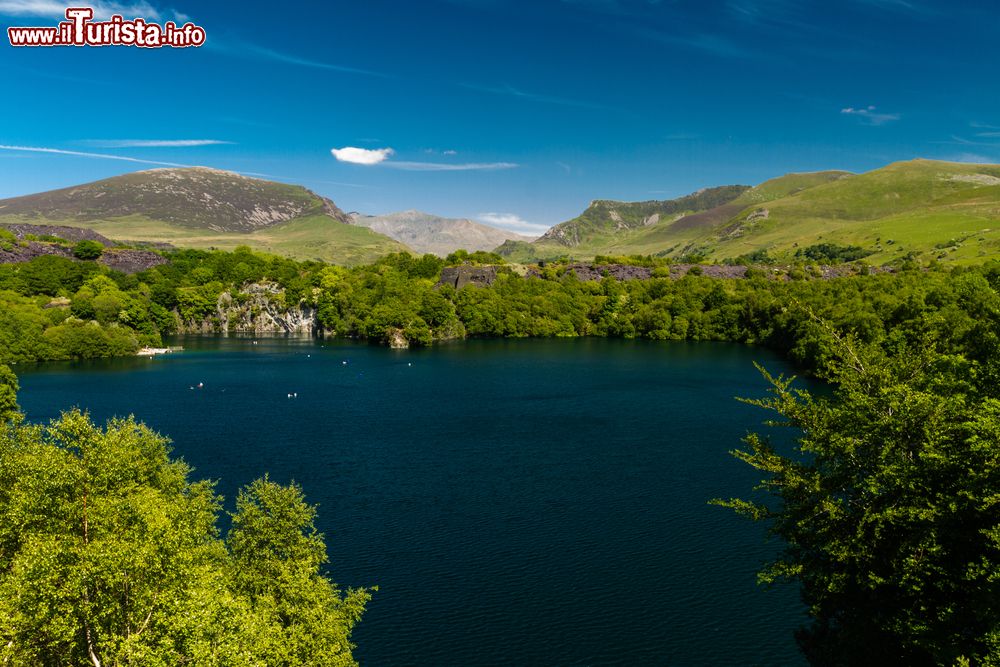 Immagine La Dorothea Slate Quarry e il monte Snowdon nel Galles, Regno Unito