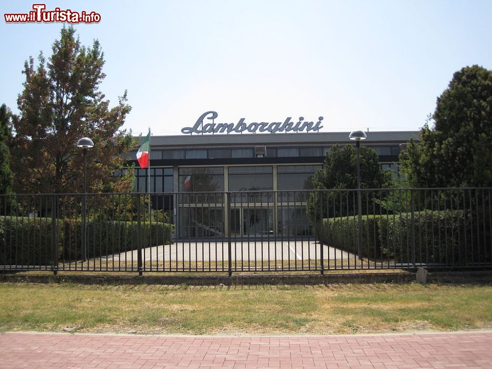 Immagine La Fabbrica e Museo della Lamborghini a Sant'Agata Bolognese
