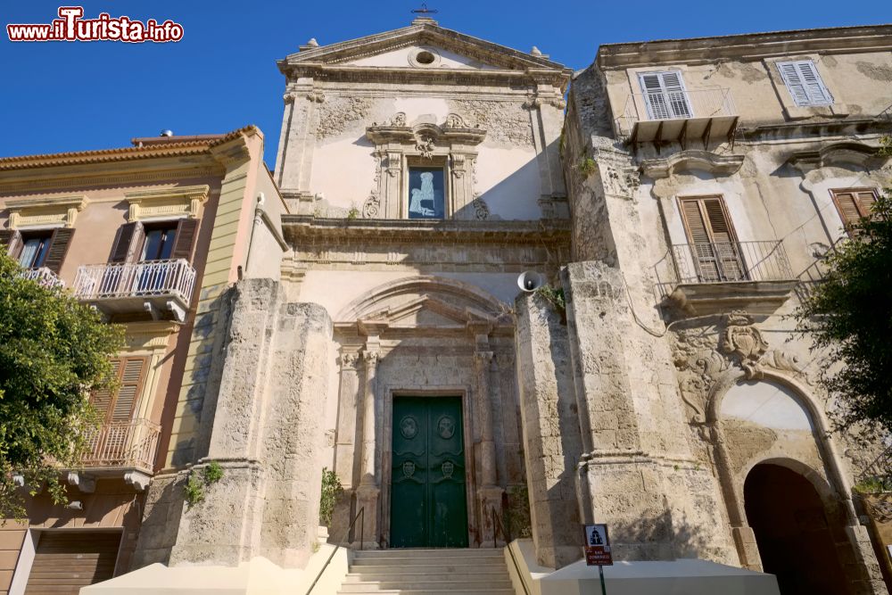 Immagine La facciata barocca della Chiesa di San Domenico a Licata, siamo in Sicilia
