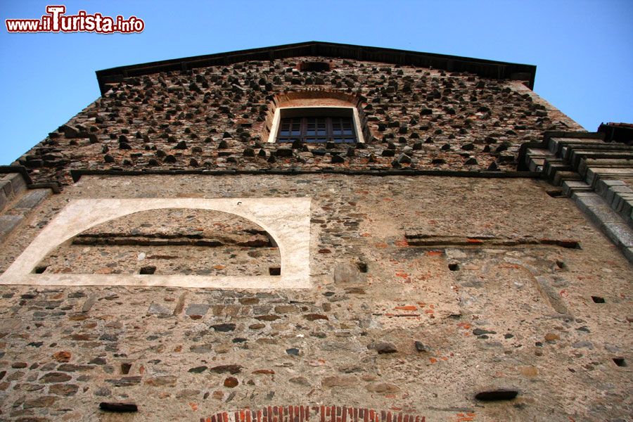 Immagine La facciata della Basilica di Gozzano, provincia di Novara - © Alessandro Vecchi - CC BY-SA 3.0, Wikipedia