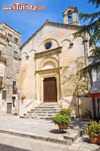 Immagine La facciata della chiesa Madonna delle Grazie, una delle tante chiese presenti a Montescaglioso - © Mi.Ti. / Shutterstock.com