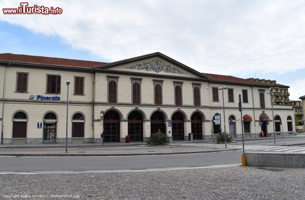 Immagine La facciata della Stazione di Pinerolo in Piemonte - © hydra viridis / Shutterstock.com