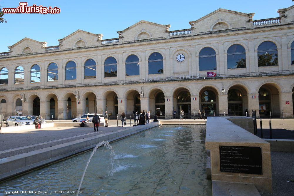Immagine La facciata della stazione ferroviaria di Nimes, Francia, in Boulevard Sergent Triaire. Entrata in funzione nel 1843, dispone di 6 binari. E costruita in pietra bianca con arcate sulla facciata - © BOULENGER Xavier / Shutterstock.com