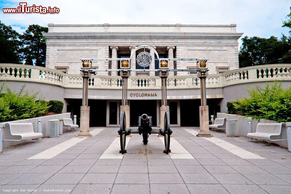 Immagine La facciata dell'Atlanta Cyclorama and Civil War museum, Georgia, Stati Uniti d'America. Qui si trova il più grande dipinto ad olio del mondo che misura oltre 4,5 metri - © Rob Hainer / Shutterstock.com