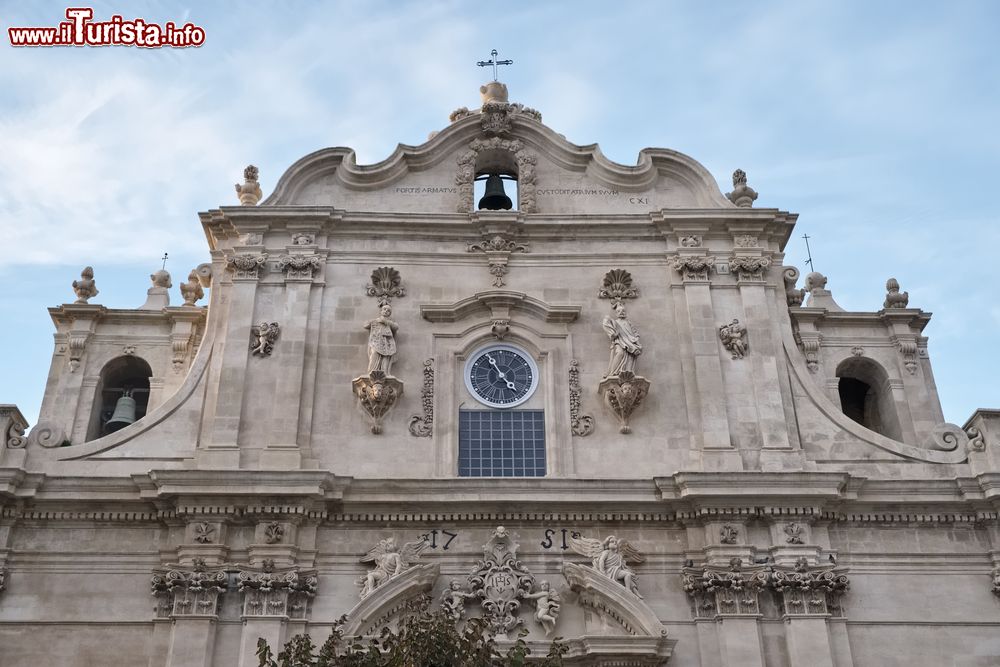 Immagine La facciata di Sant'Ignazio, la cattedrale barocca si trova a Scicli, in Sicilia
