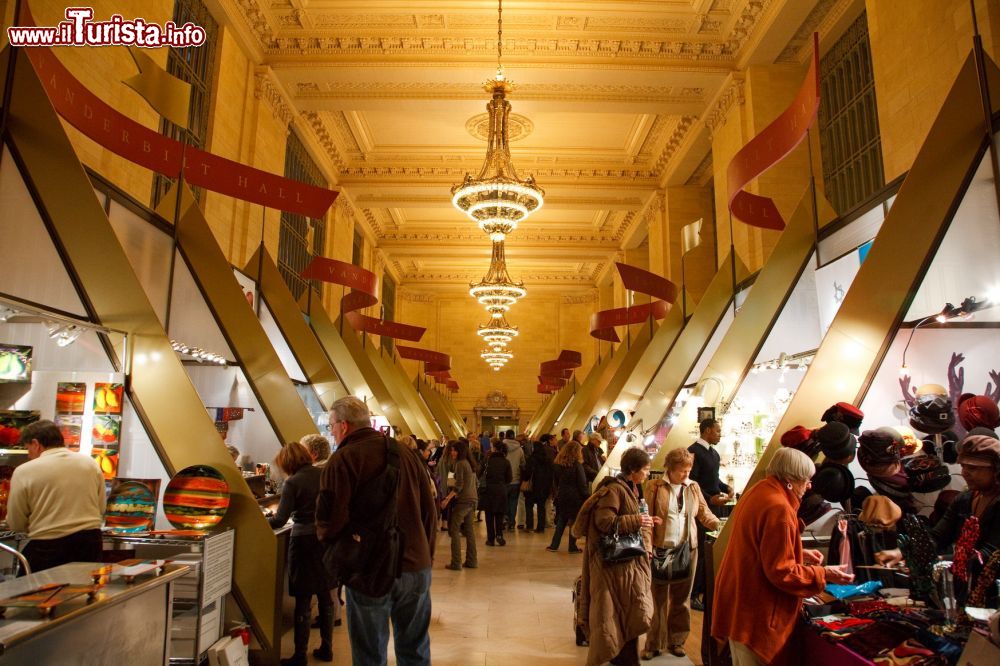 Immagine La fiera delle festività all'interno di Grand Central a New York City