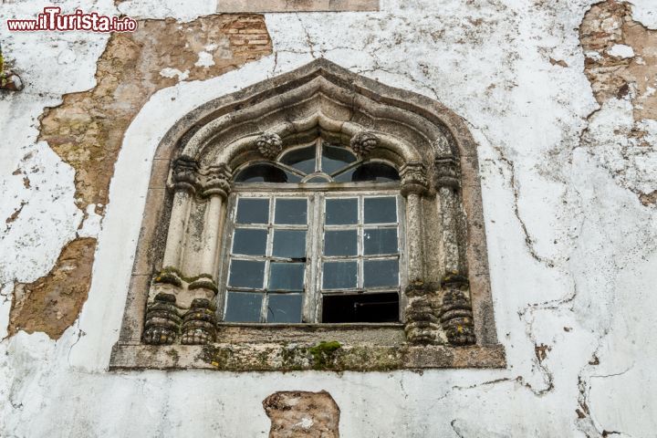 Immagine La finestra di una casa nella città medievale di Marvao, Alentejo, Portogallo - © ahau1969 / Shutterstock.com