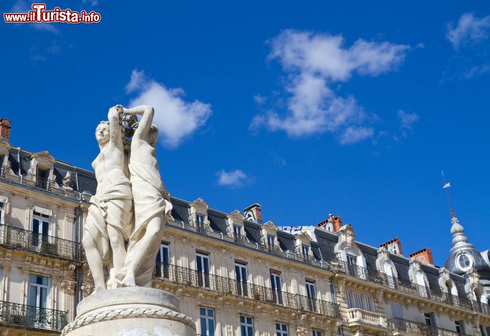 Immagine La Fontana delle Tre Grazie in Piazza della Commedia a Montpellier, Francia.