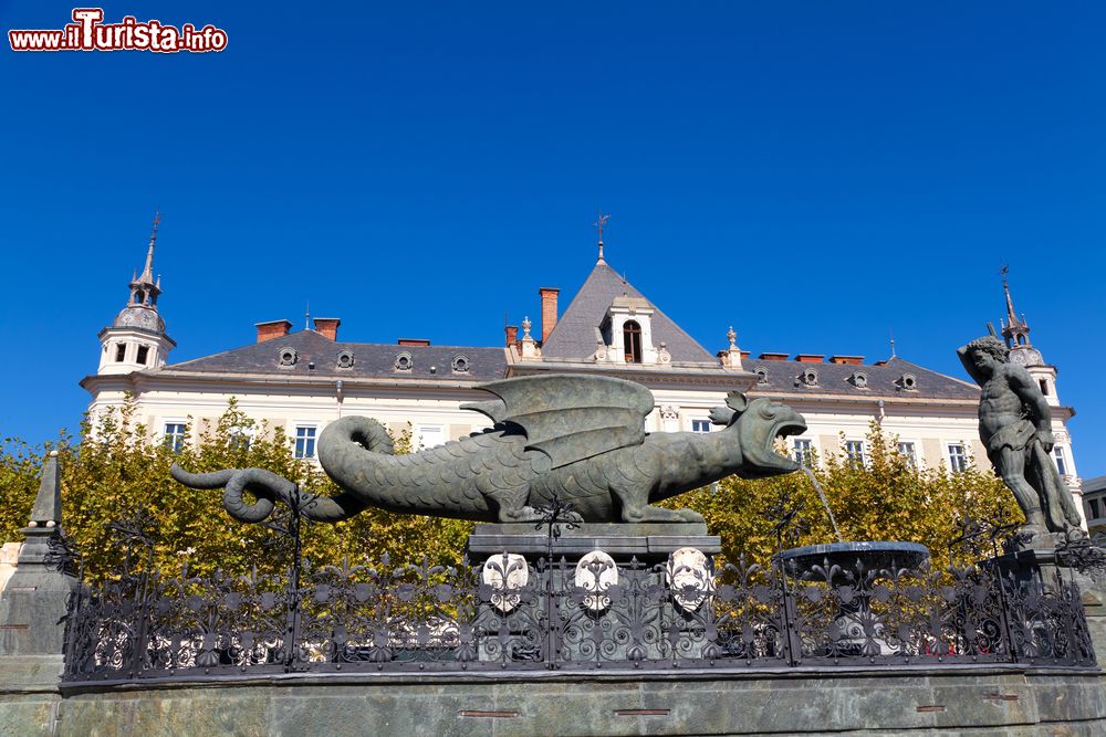 Immagine La Lindworm Fountain, il simbolo di Klagenfurt in Austria.