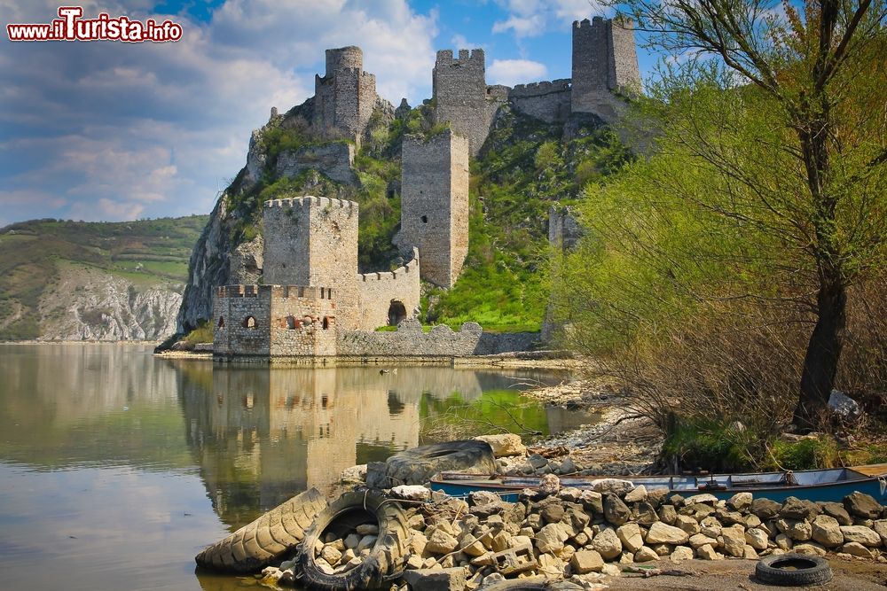 Serbia (Srbija), viaggio nella neonata Repubblica. Tour ...