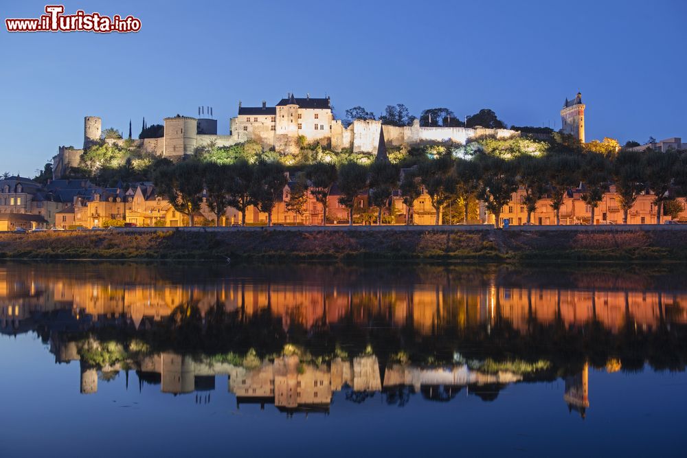 Immagine La Fortezza Reale di Chinon uno dei Castelli della Loira in Francia