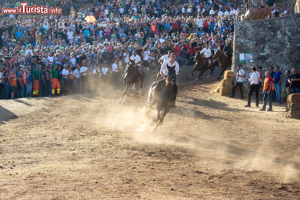Immagine La gara equestre di Sedilo, la S'Ardia di San Costantino in Sardegna