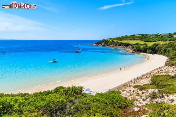 Immagine La grande spiaggia di Cargese, sulla costa ovest della Corsica, a settentrione di Ajaccio