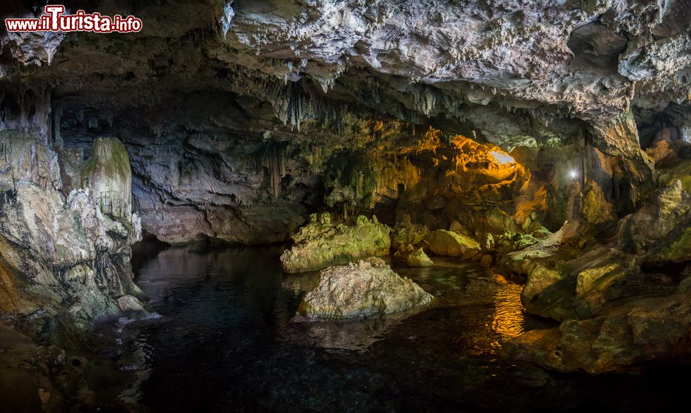 Immagine La Grotta di Nettuno a Capo Caccia in Sardegna.