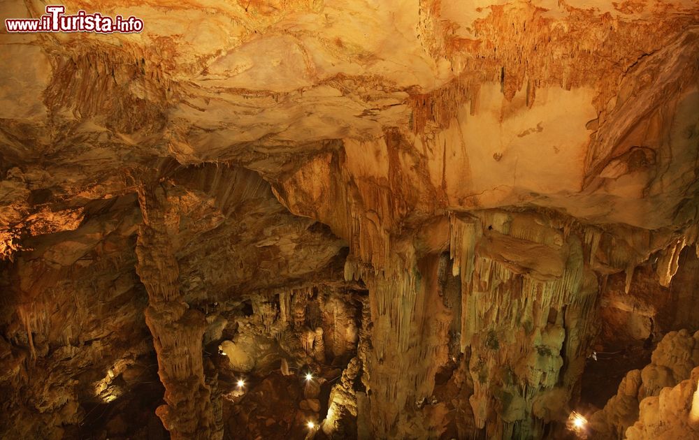 Immagine La grotta Ispinigoli un sistema carsico nel massiccio di Supramonte vicino a Dorgali in Sardegna