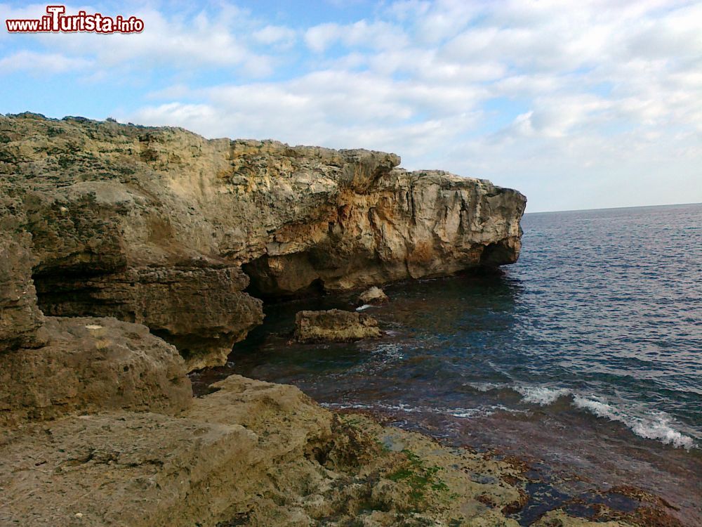 Immagine La Grotta Verde di Andrano in Puglia, costa del Salento -  Pubblico dominio, Wikipedia