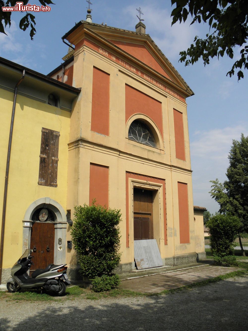 Immagine La Madonna del Rosario a San Bartolomeo di Bondanello, Castel Maggiore di Bologna - © Threecharlie, CC BY-SA 3.0, Wikipedia
