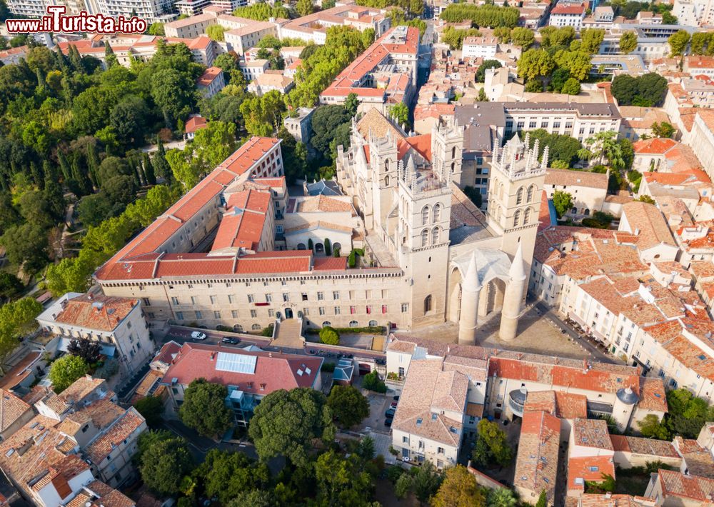 Immagine La maestosa cattedrale di San Pietro a Montpellier (Francia), chiesa romana cattolica.