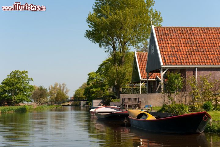 Immagine Nelle campagne del Noord Holland De Rijp è un incantevole borgo al di fuori dei classici tour turistici - © Ivonne Wierink / Shutterstock.com