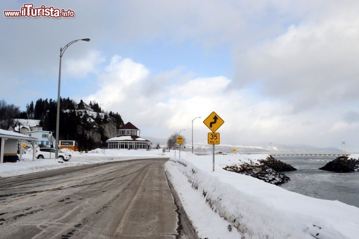 Immagine La Malbaie, Charlevoix: la cittadina ospita un numero sempre crescente di turisti, grazie al ricco ventaglio di proposte di attvità che può offrire. Si va dalle piste del Mont Grand-Fonds al relax di un bagno nella spa, dalle escursioni in motoslitta al dogsledding.