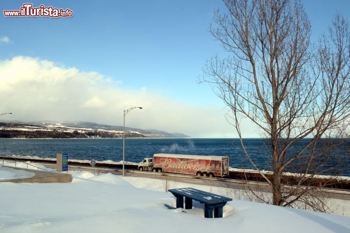 Immagine La Malbaie, Route 362: è una delle strade più spettacolari del Québec; collega la cittadina di Baie-Saint-Paul a La Malbaie ed offre una vista panoramica costante sul fiume San Lorenzo.