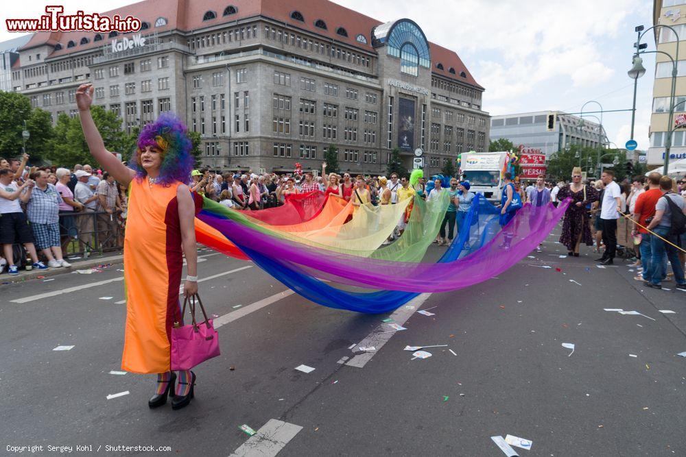Immagine La manifestazione europea per i diritti LGBT sulle strade del centro di Berlino, in Germania  - © Sergey Kohl / Shutterstock.com