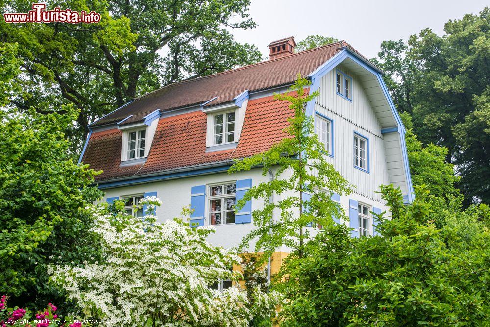 Immagine La Muenter Haus  in Murnau, la casa del pittore Gabriele Muenter (1877-1962) ora sede di un museo. - © manfredxy / Shutterstock.com