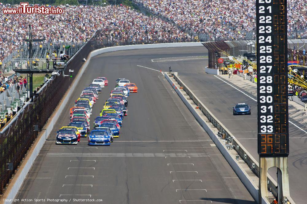 Immagine La NASCAR Sprint Cup Series all'Indianapolis Motor Speedway, Indiana (USA). Si tratta del più importante campionato automobilistico organizzato dalla National Association for Stock Car Auto Racing - © Action Sports Photography / Shutterstock.com