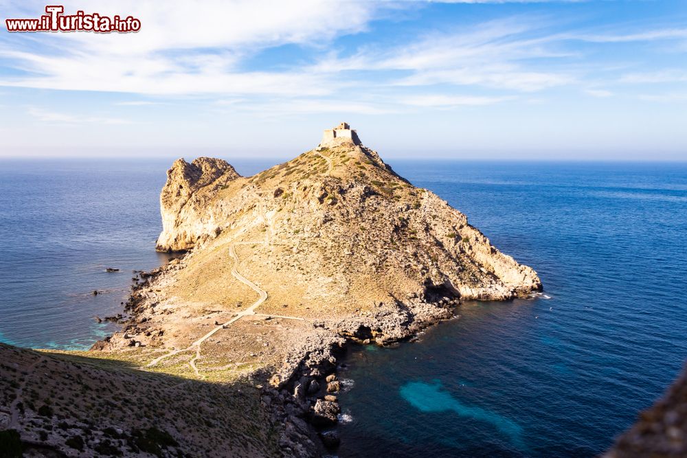 Immagine La natura selvaggia ed incontaminata di Marettimo, la perla delle Isole Egadi in Sicilia