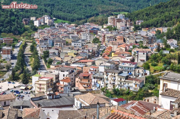 Immagine La parte nuova del borgo di Tursi in Basilicata. Una bella veduta del nucleo più recente di Tursi. La città dista circa 20 chilometri dalla costiera jonica.