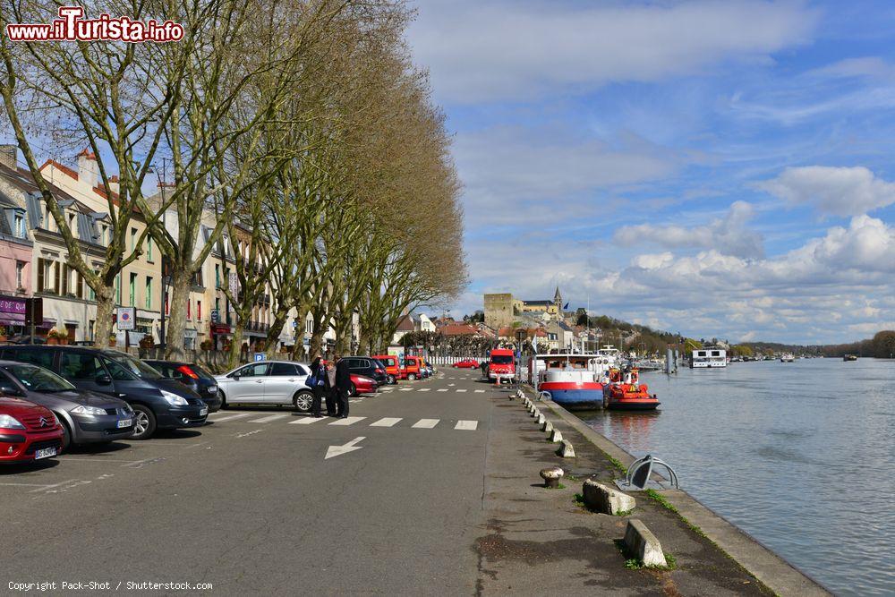 Immagine La passeggiata sul lungofiume Senna a Conflans-Sainte-Honorine, Francia © Pack-Shot / Shutterstock.com