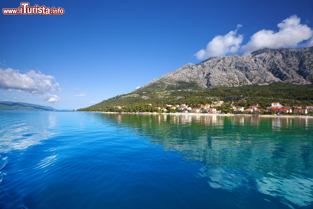 Immagine La penisola di Orebic, Croazia. Peljesac è nota per la sua natura incontaminata e per le sue splendide spiagge di sabbia e ciottoli.