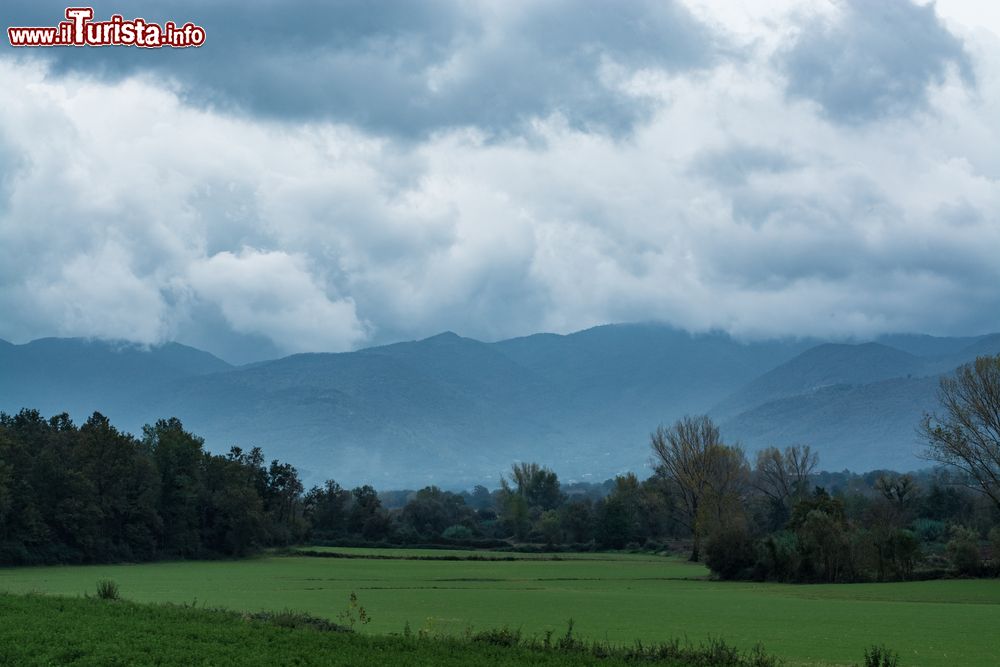 Immagine La piana di Fondi fotografata in Autunno: sullo sfondo i monti Aurunci