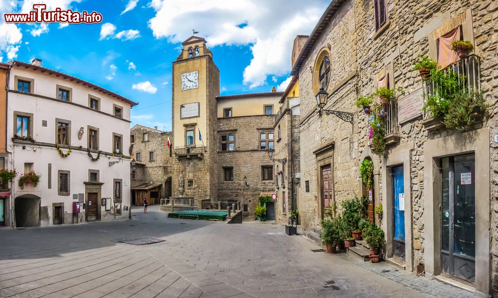 Immagine La piazza centrale di VItorchiano, uno dei borghi più belli del Lazio