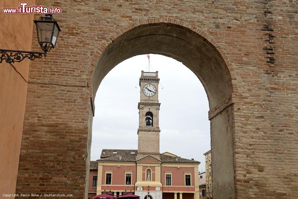 Immagine La piazza Giuseppe Garibaldi fotografata dalla Rocca di Forlimpopoli. - © Paolo Bona / Shutterstock.com
