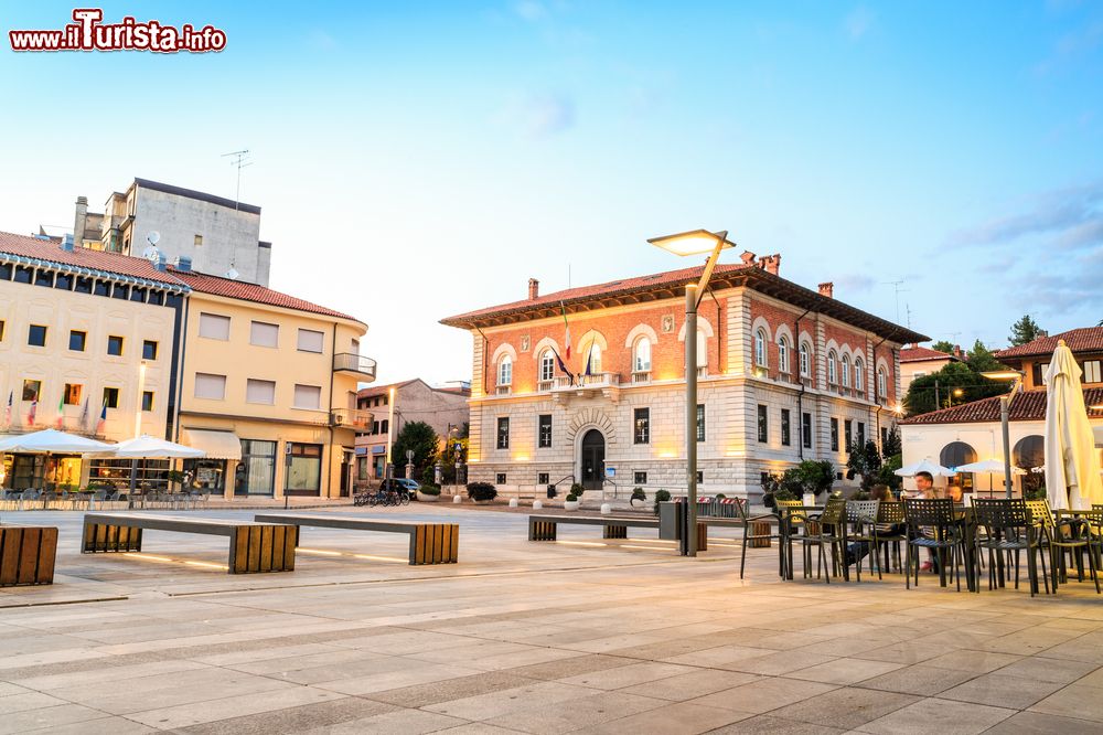 Immagine La piazza principale del centro di Monfalcone in Friuli Venezia Giulia
