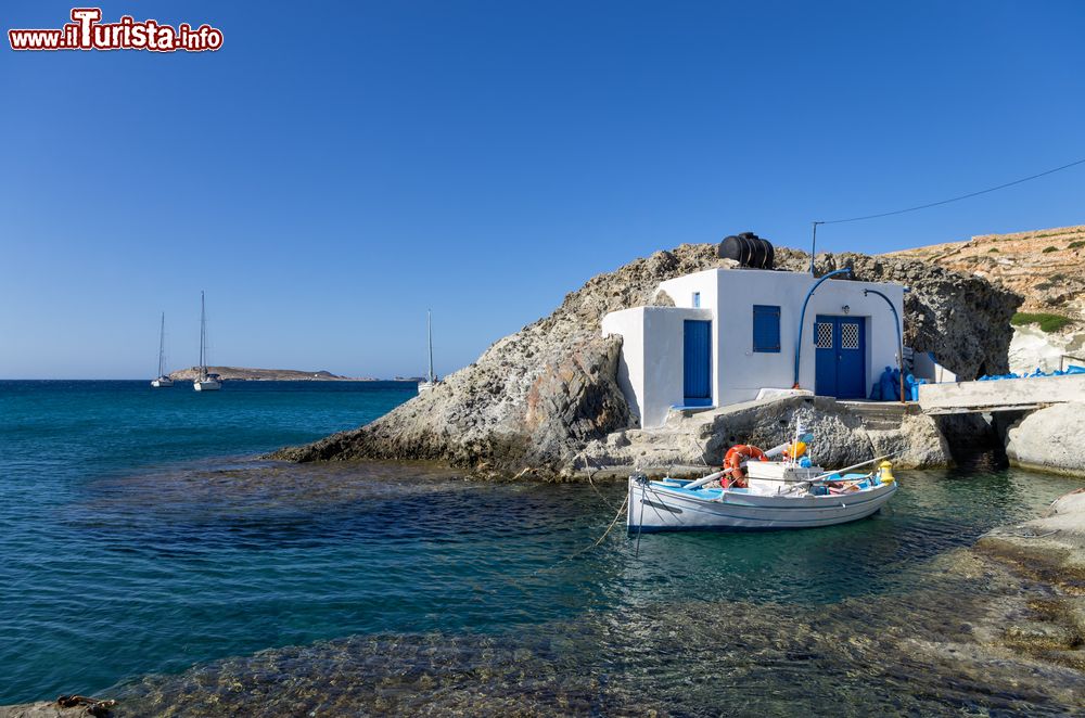 Immagine La piccola casa di un pescatore sull'isola di Kimolos, Grecia (Cicladi).