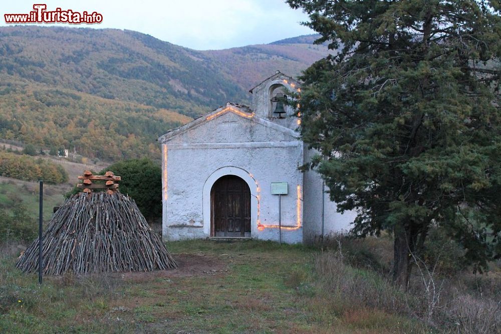 Immagine La piccola Chiesa di Santa Lucia a Pignola in Basilicata - © Mariangela Albano - CC BY-SA 4.0, Wikipedia