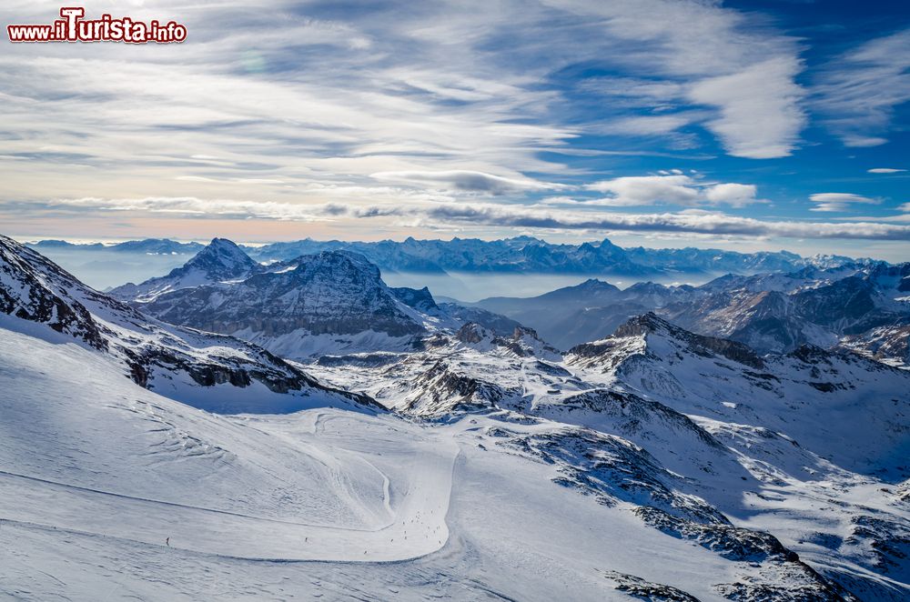 Immagine La pista Ventina a Breuil Cervinia in una splendida giornata invernale