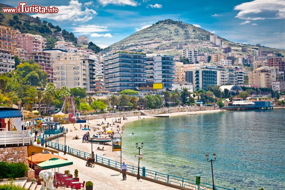 Immagine La promenade di Saranda e la spiaggia Pablich  nel sud dell'Albania.